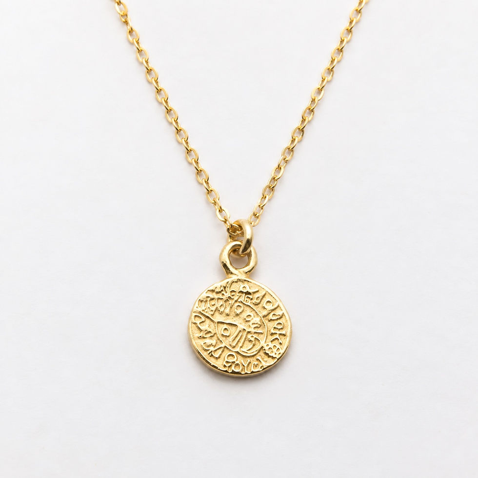 collier disque de phaistos en or - the boho society