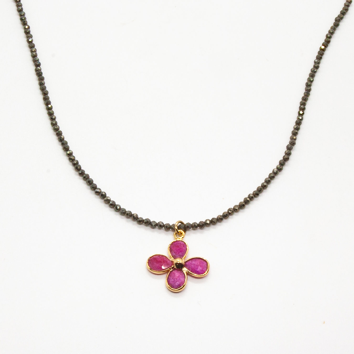 Kira | Collier bohème pierre naturelles pyrites et rubis rose