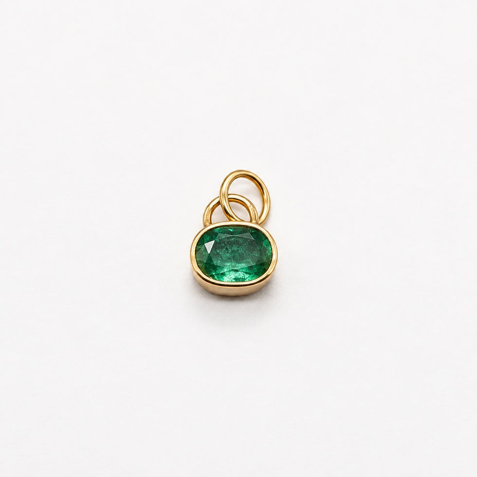 Pendentif Allia en or 9 carats avec émeraude naturelle facettée verte - the boho society