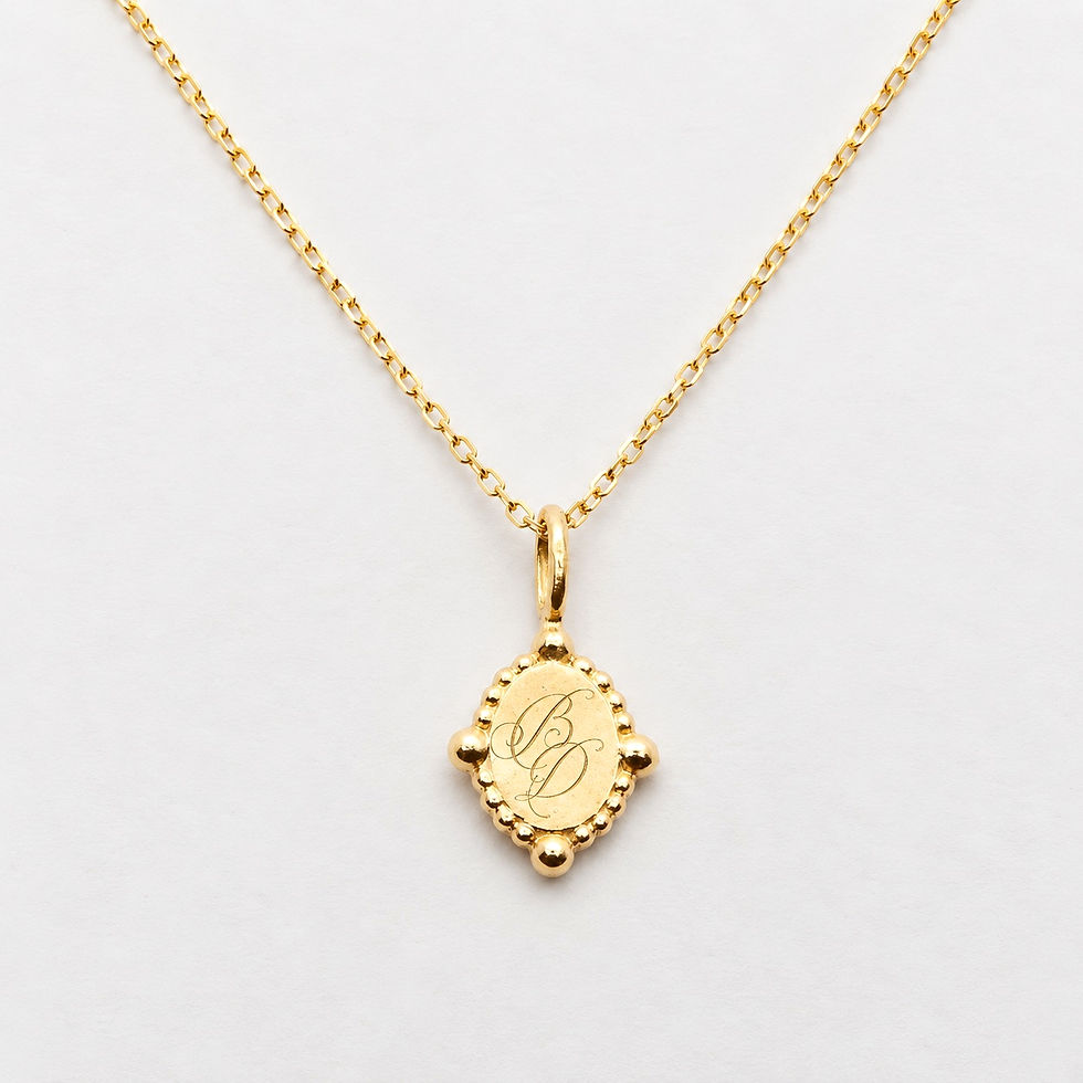 Pendentif personnalisable en or 9 carats avec initiales calligraphiées - the boho society