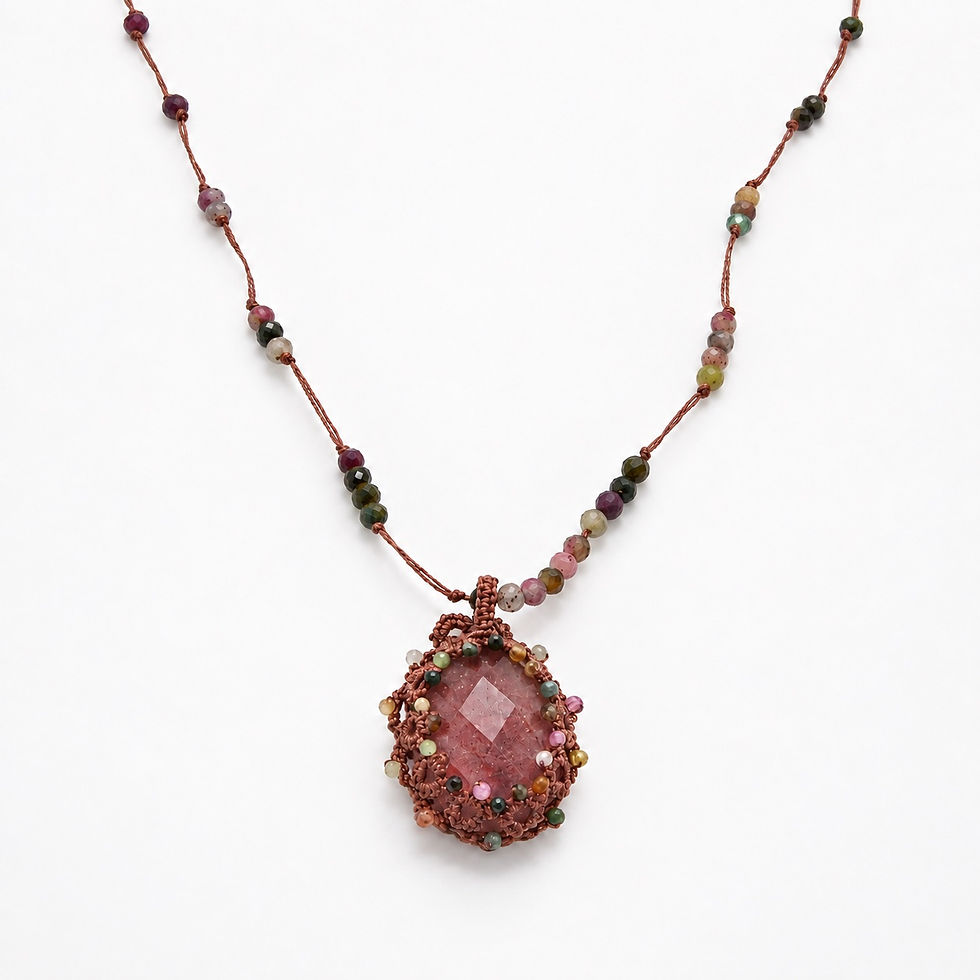 Collier macramé avec quartz rose naturel et perles naturelles, collier bohème femme - the boho society