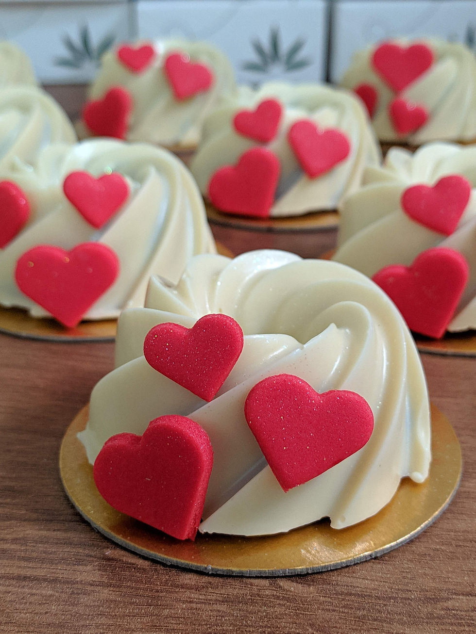 bundt cake bombom decorado