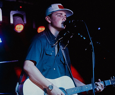 7fe0ae_32289c71f7c54f8aaa3a0b8c0db6b422~mv2 (1).jpeg