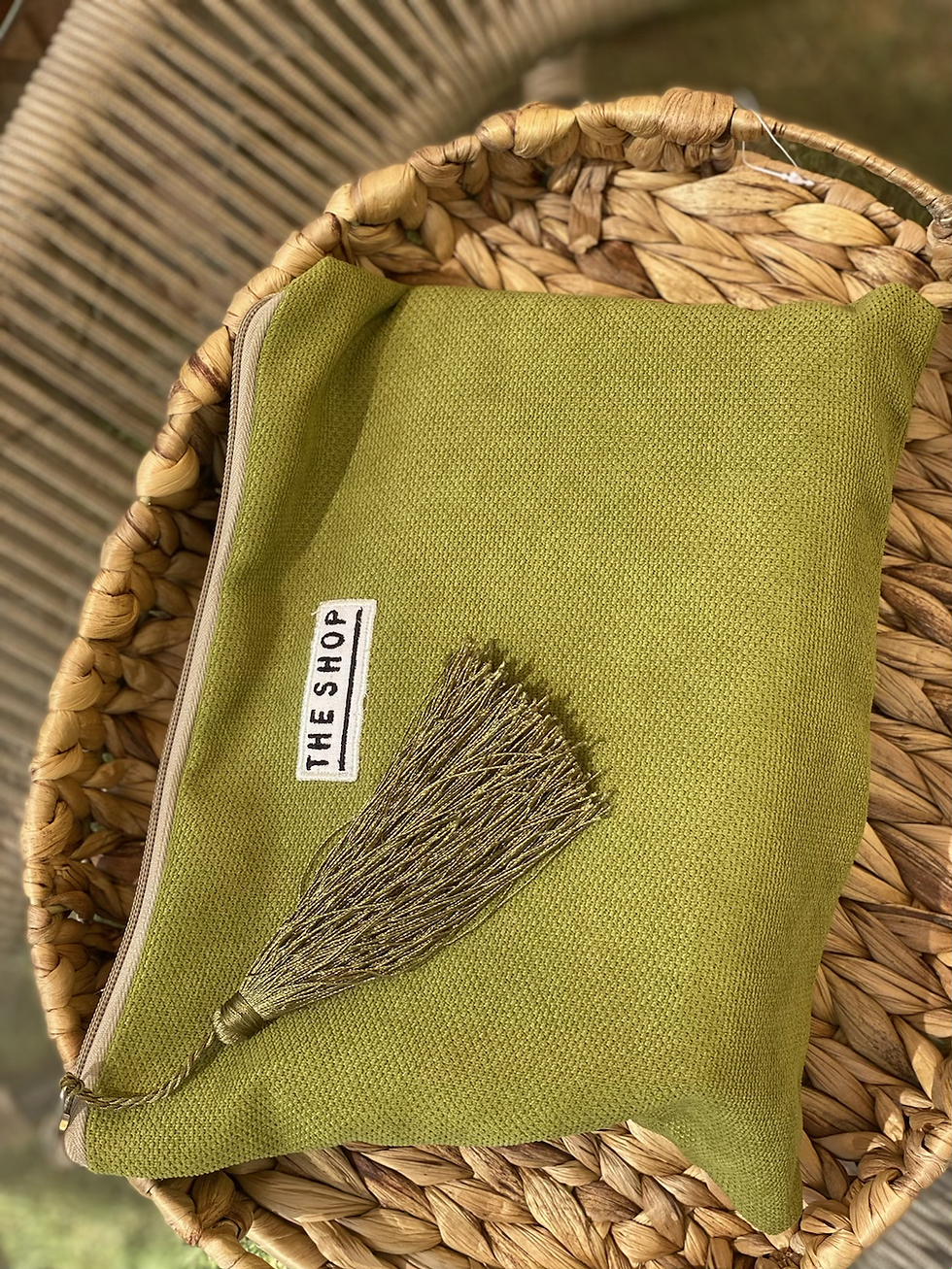 Thumbnail: The shop green clutch