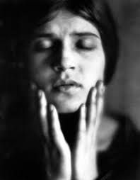     טינה מודוטי | 1896-1942 Tina Modotti   