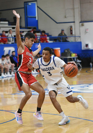 Coyote boys lose late lead to Kerman