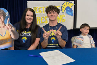 Madera wrestler commits to Westcliff University