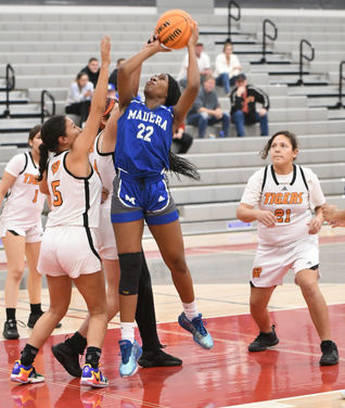 Coyotes win two to place fifth at Cen-Cal