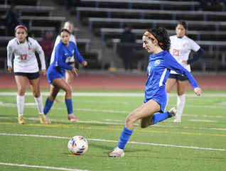 Coyotes girls fall to Sanger in soccer