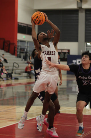 Toros rout shorthanded Stallions