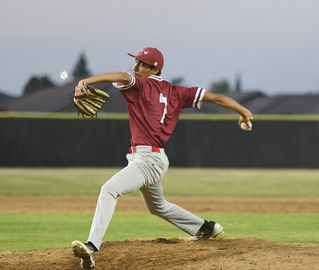 Late rally leads to Toros’ win