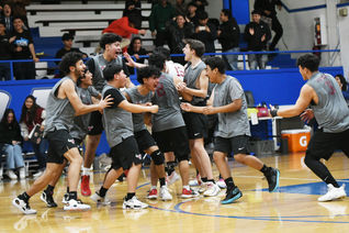 Toros stun Coyotes with volleyball comeback