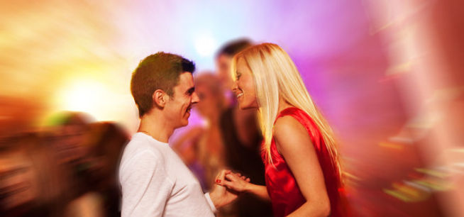 Casal dançando
