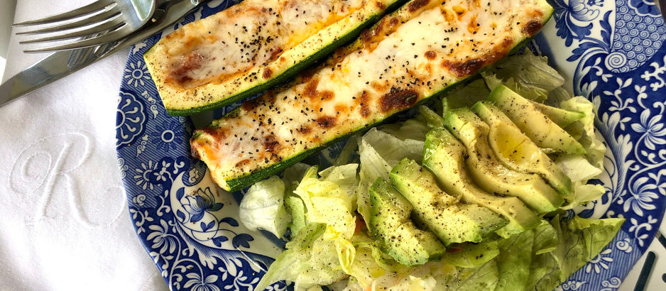 SUNDAY SWIMMING AND ZUCCHINI PIZZA BOATS
