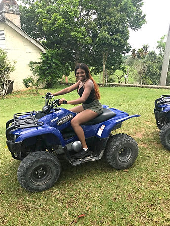 D15-pGhpQcm4HxRUAd3bqg (1)_edited.jpg