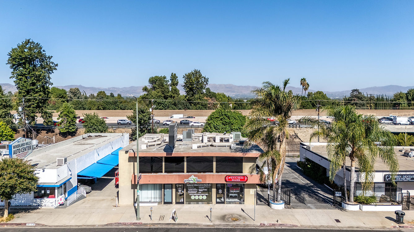 19709 Ventura Blvd8.jpg