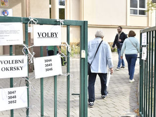 Votes Being Counted in First Round of Elections to Czech Senate