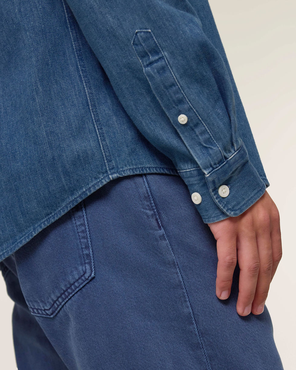 Miniaturbild: Der Denim Klassiker - Weiches, reines Biobaumwoll - Jeanshemd. Dieses Jeanshemd