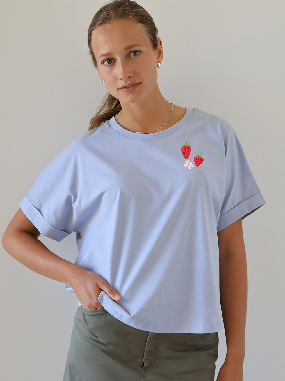 Miniaturbild: Oversize T-Shirt aus 100% feiner Biobaumwolle/ Straberrys
