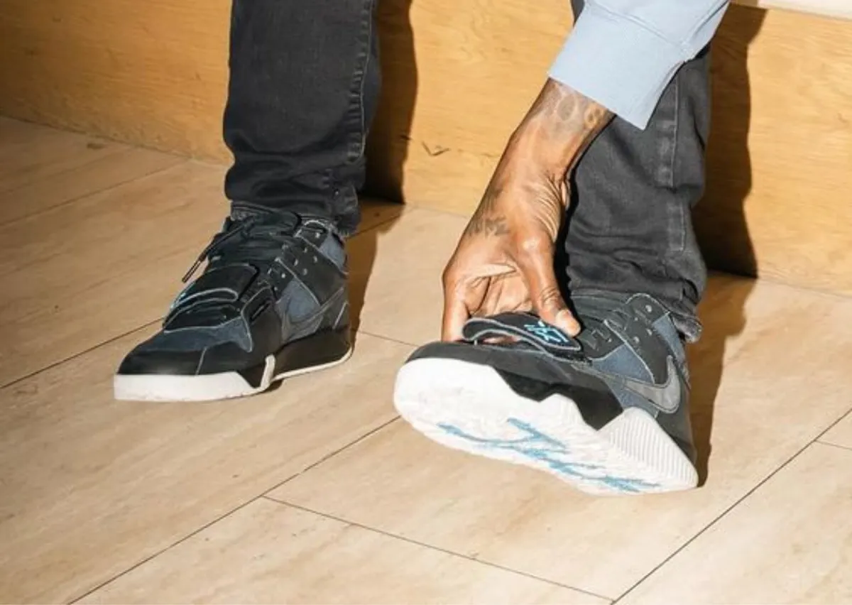 Travis Scott x Jordan Jumpman Jack TR "Black" (FZ8117-001)