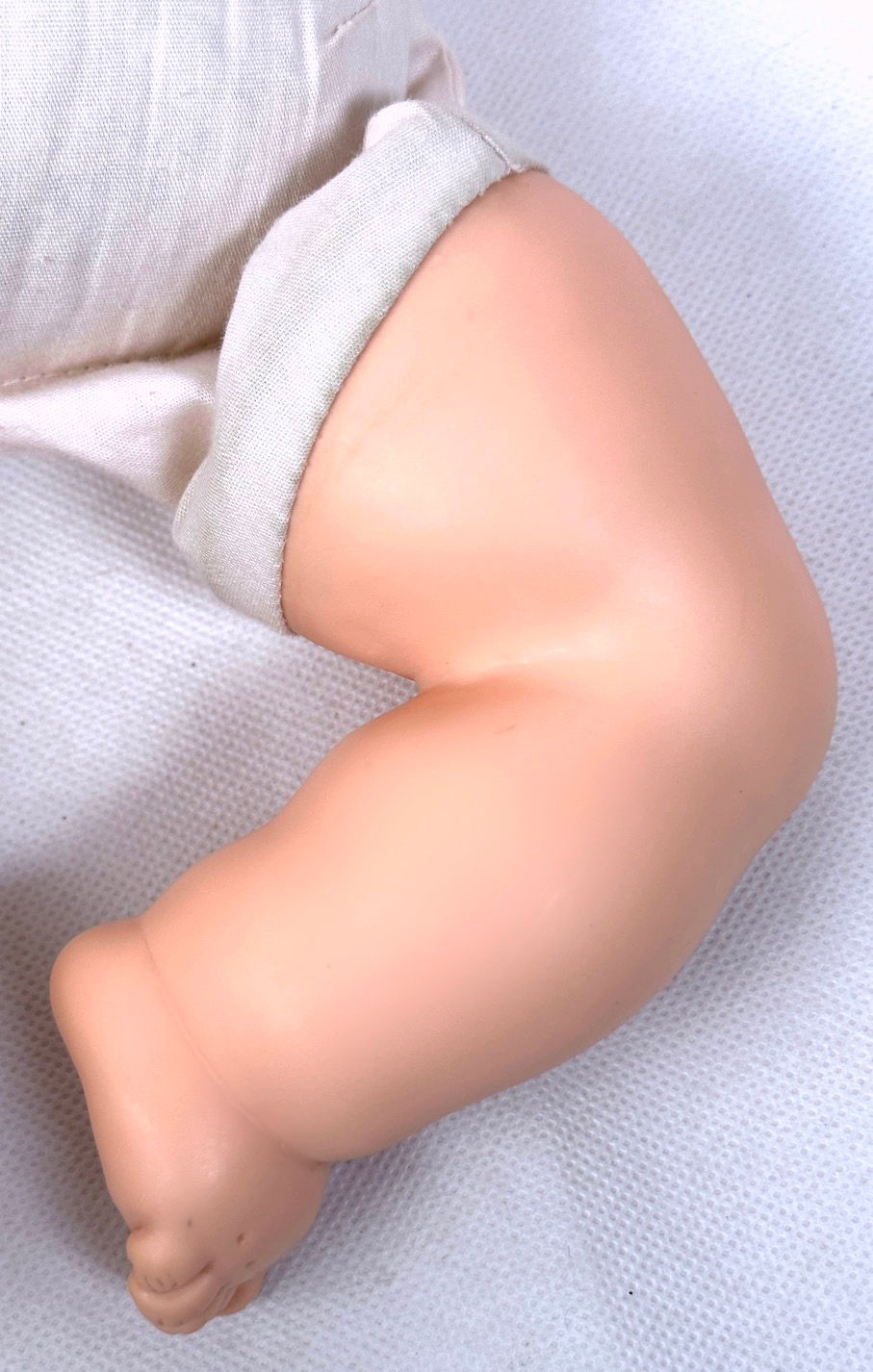 Thumbnail: Vintage Vogue Baby Dear Baby 18" Doll -- Original Outfit in Original Box 🌸