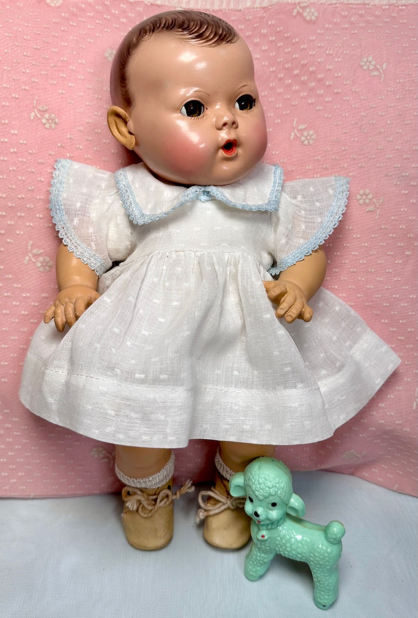 Thumbnail: 1940's Vintage 11" BRUNETTE Dy-Dee Doll MOLD 2 w/ Layette in Box
