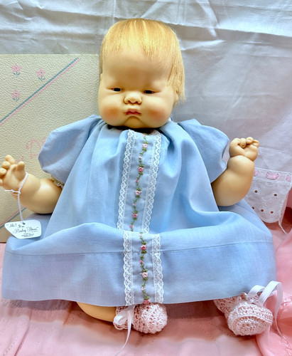 Vintage Vogue Baby Dear Baby Top Knot 18