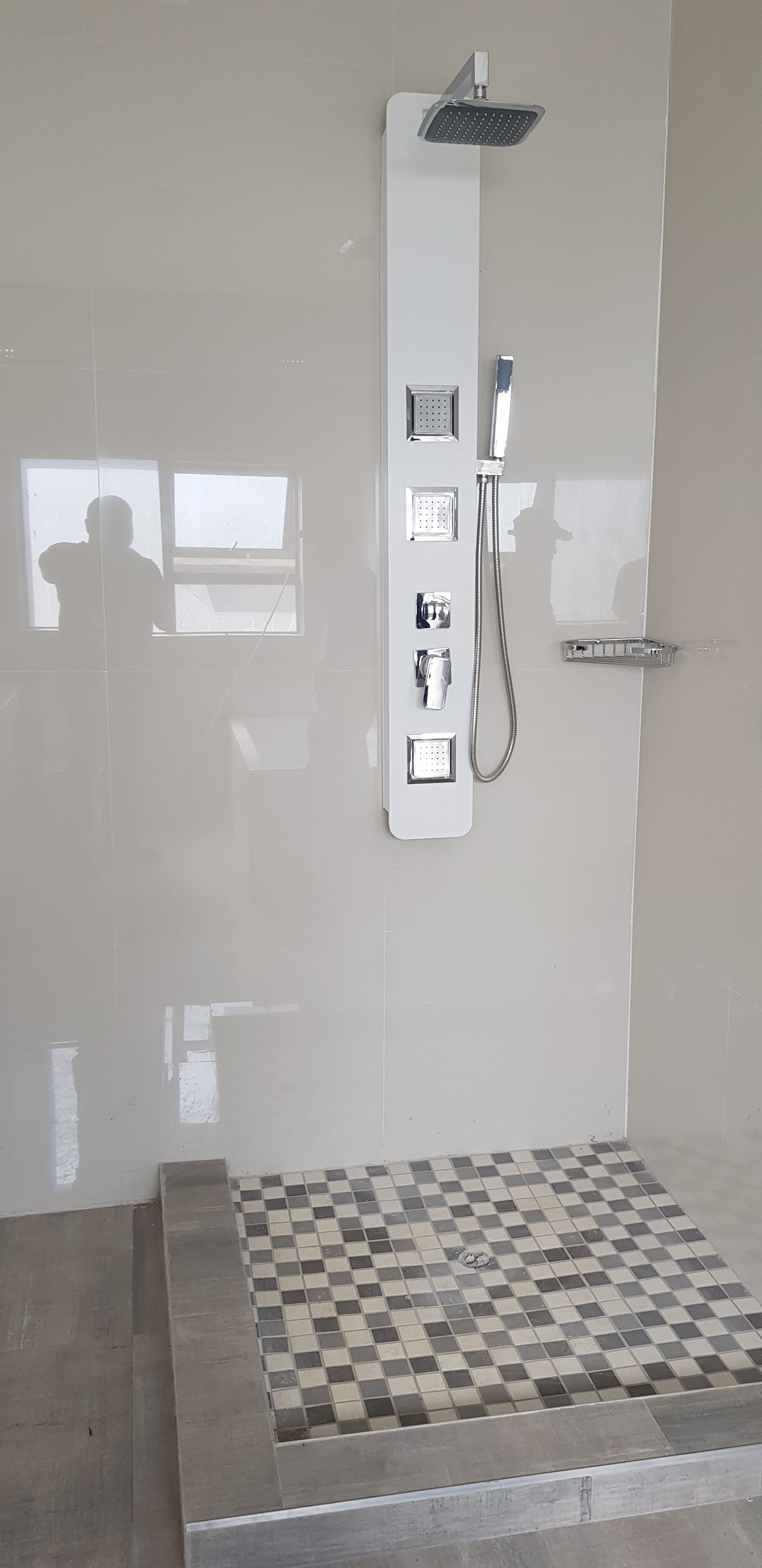 Bathrooms (Click photo for more)