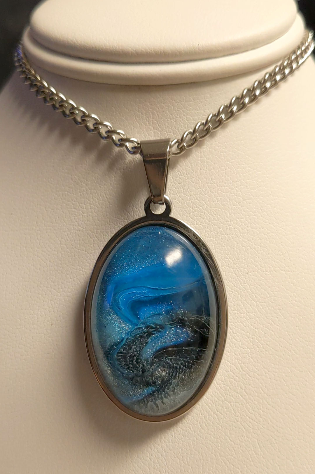 20 x 30mm oval cabochon necklace