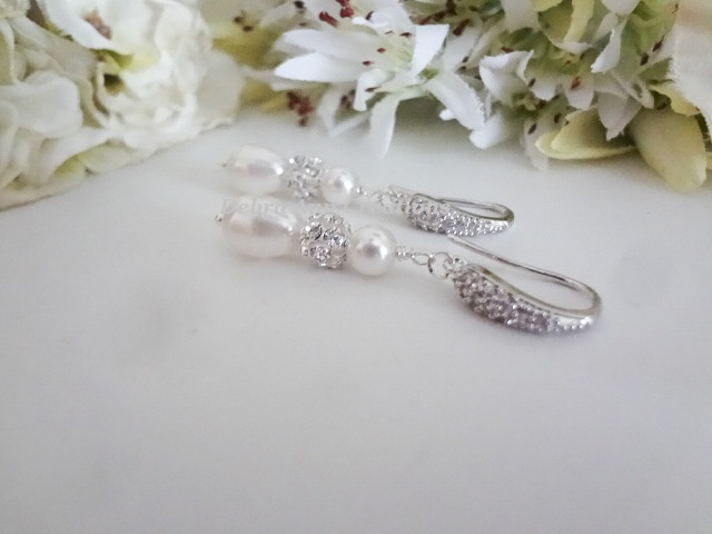 Thumbnail: Teardrop Pearl Crystal Pave Bridal Earrings BRER4010