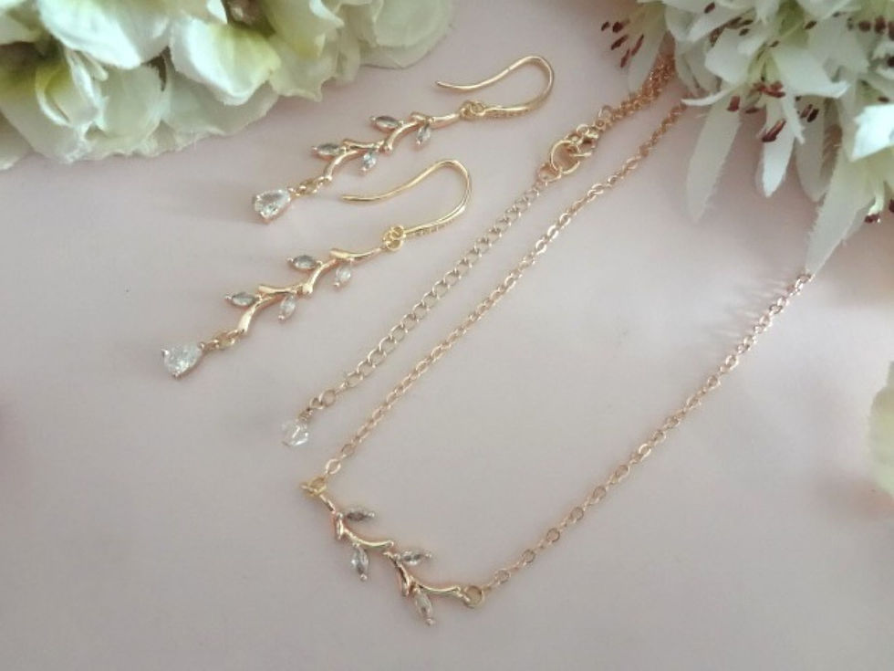 Thumbnail: Gold Leaf Vine Necklace