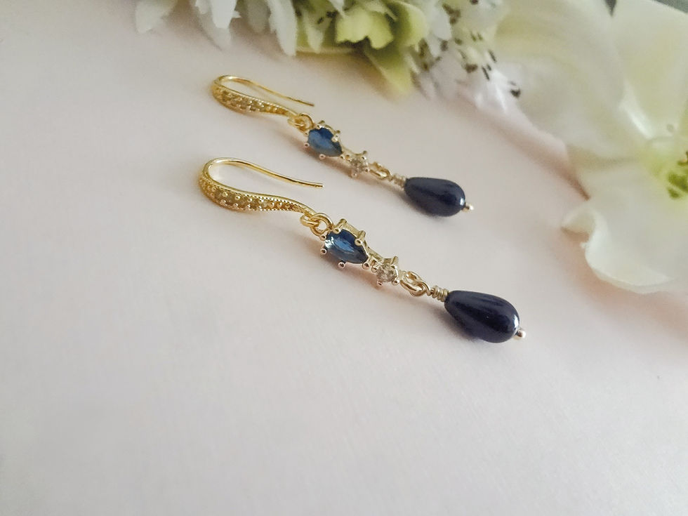 Thumbnail: Sapphire and Blue Pearl Necklace and Earrings Set
