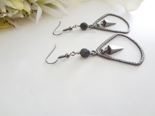 Thumbnail: Hammered Gunmetal Long Triangle Teardrop Spike Earrings FSER7009