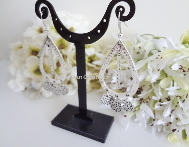 Thumbnail: Silver Hammered Open Teardrop Dangle Bar Earrings FSER7004