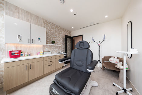 Dr. Dawn Jung - Glow Skin Med Spa by Dexios Design-032