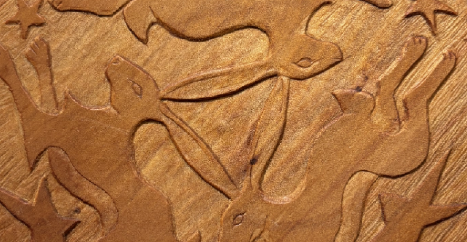 Mia Roxi Fowler wooden plate
