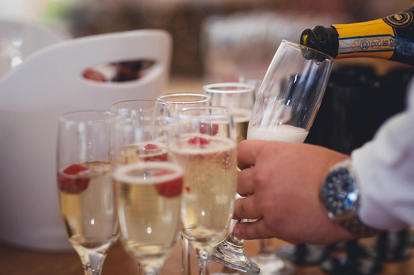 welcome drinks for weddings.jpeg