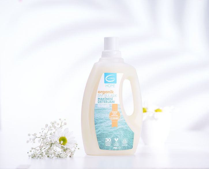Lifeco temizlik ürünleri renkli fonda grup ürün çekimi - Bosstudio İstanbul