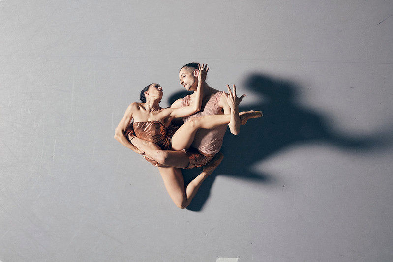Bailarines Cristina Casa, Gaizka Morales. Fotografía Ximena y Sergio