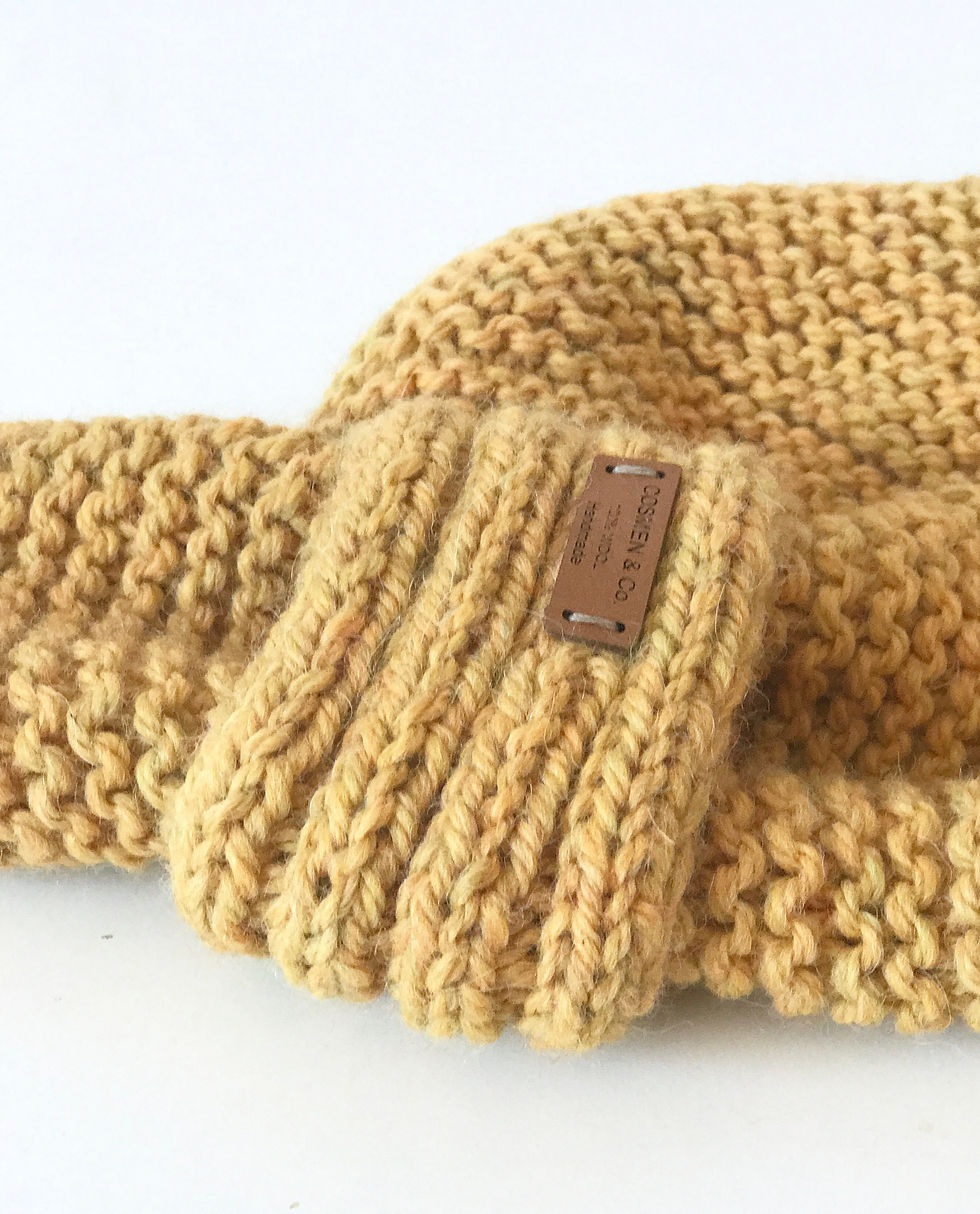Thumbnail: Scarf with fastener / Scarf with closure