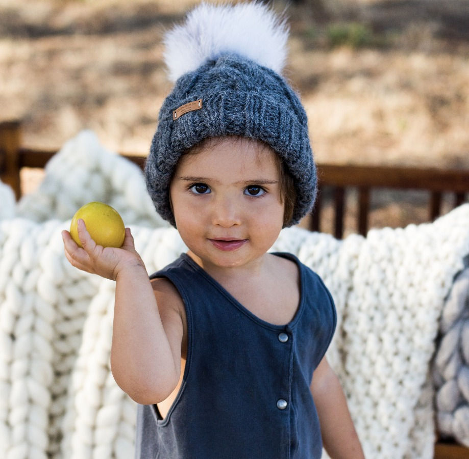 Gorro con pompón de zorro / Hat with fox fur pompom