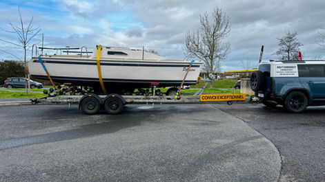 transport d'un voilier Sailart 20 entre ouistreham et l'usine