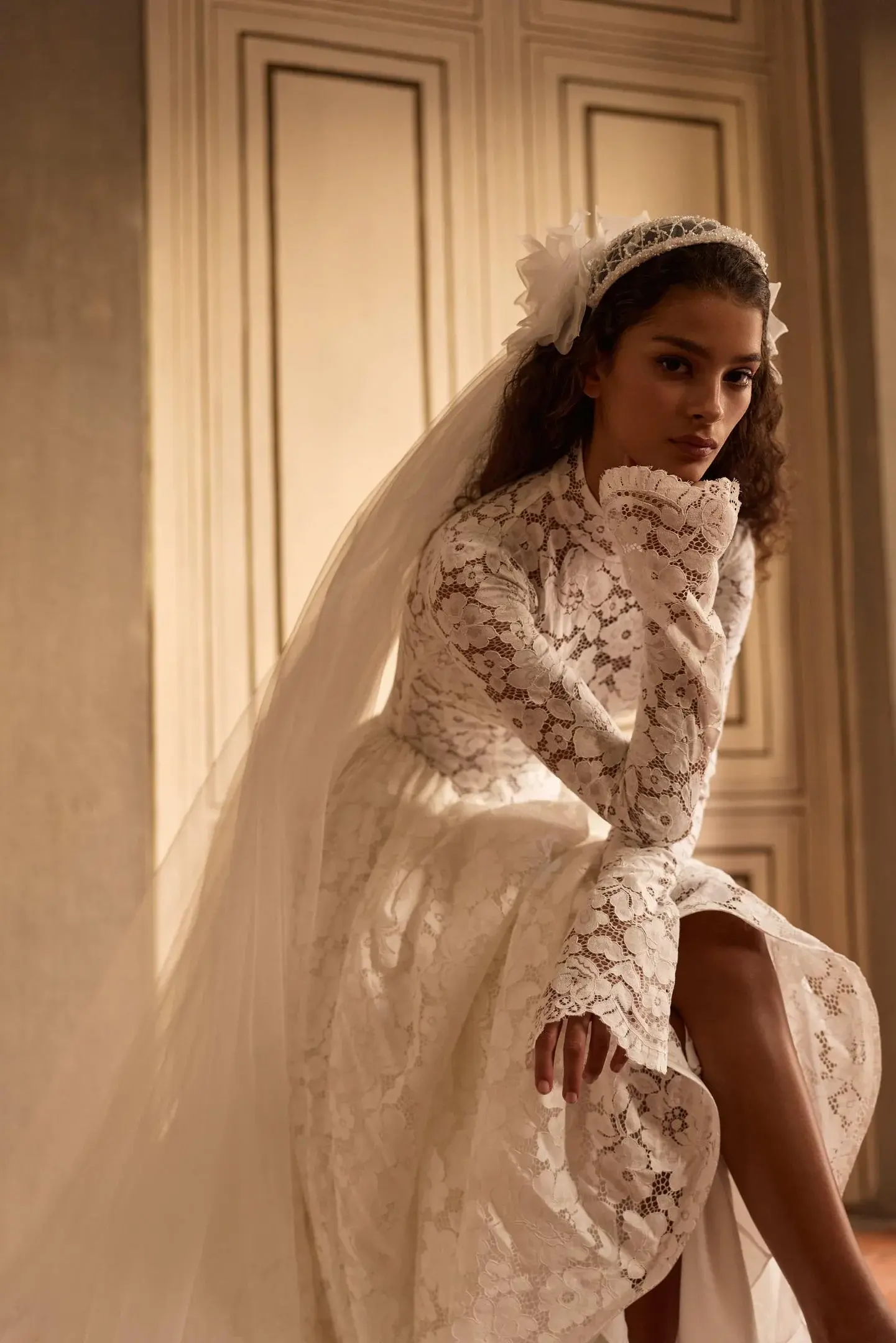 Brautkleid aus Spitze mit langen Ärmeln