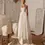Thumbnail: Brautkleid mit langer Schleppe