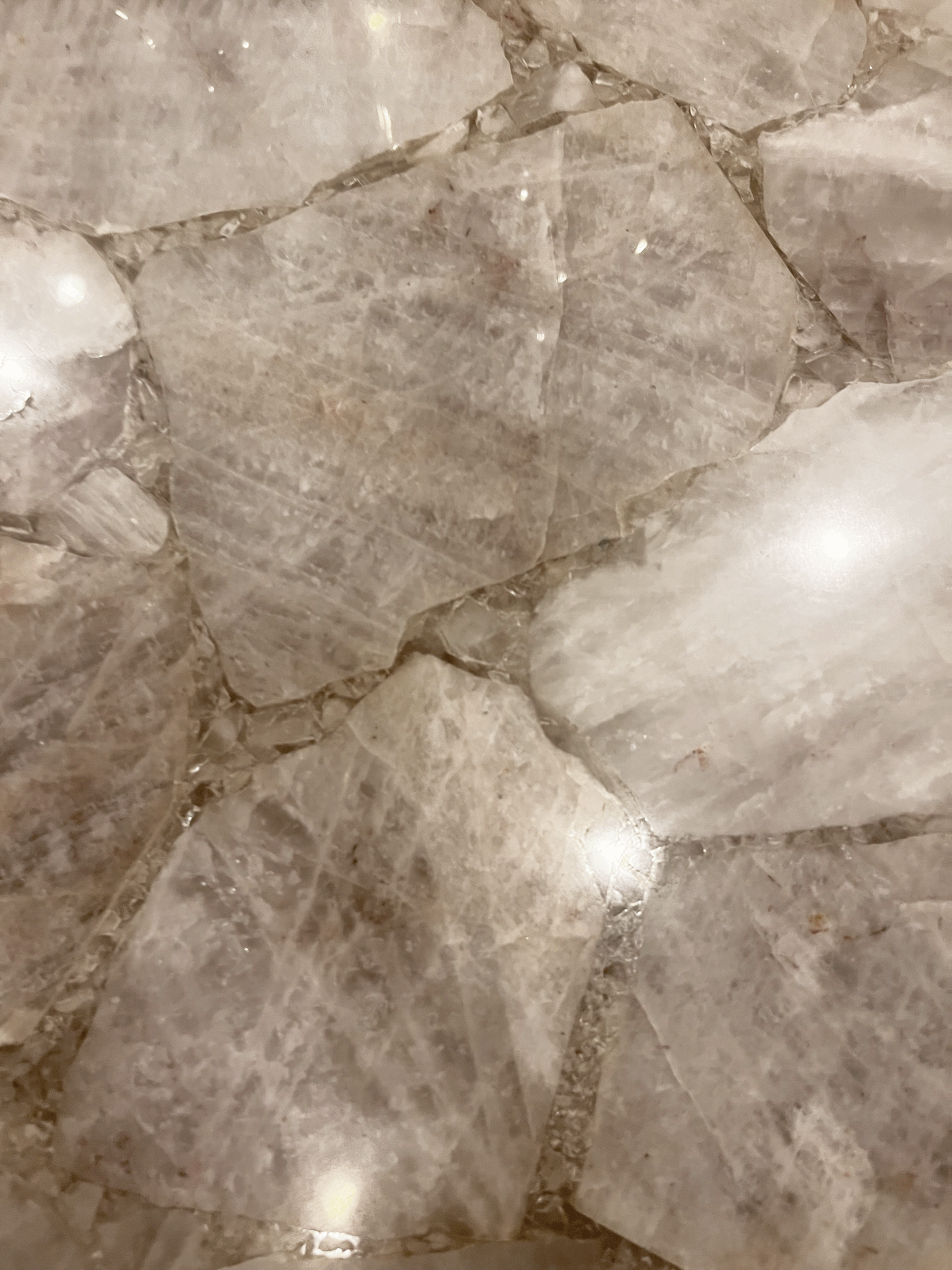 101222_ID197_Patrick_101222_ID197_Patrick_CristalTabletop_edited