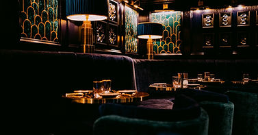 Bar à cocktails en plein centre-ville