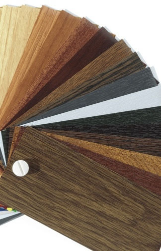 Fenêtre en bois exotique finition huilée.jpg