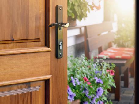 Entretien porte d'entrée en bois