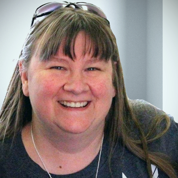 Tracy Headshot 2.jpg