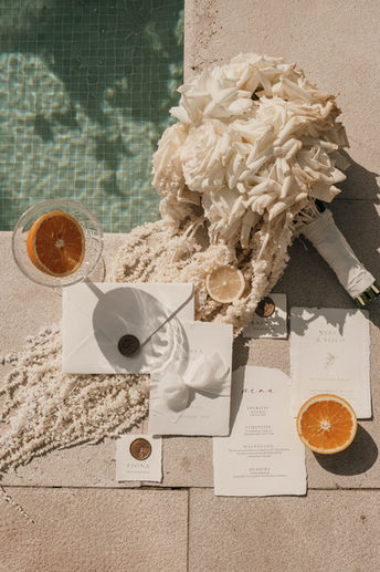 Mallorca Destination Wedding Papeterie und Brautstrauß